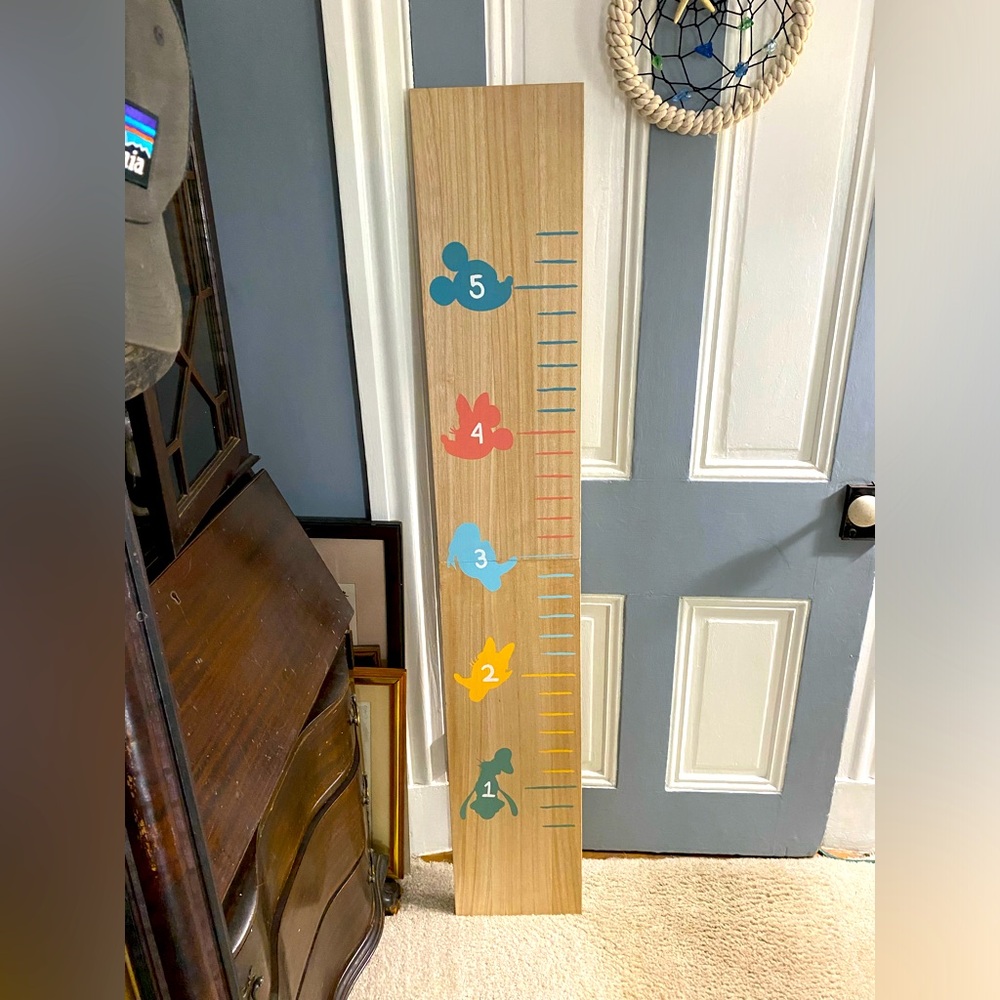 Disney Wooden Growth Chart (NWT)